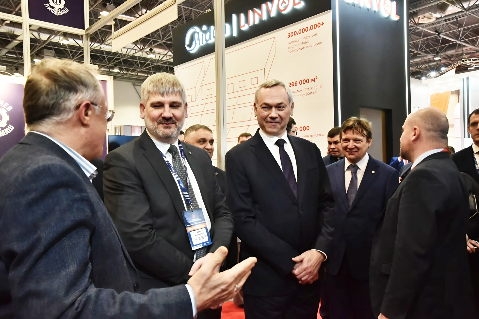 Сибирская строительная неделя: Губернатор Новосибирской области отмечает стремительное развитие строительного сектора в России